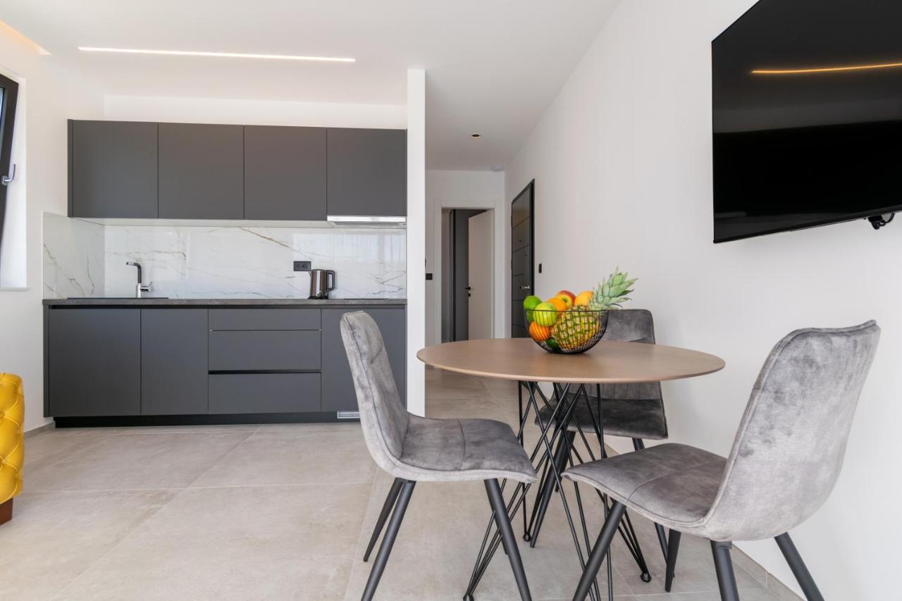 Apartmani Pino Baška Voda Exteriér fotografie
